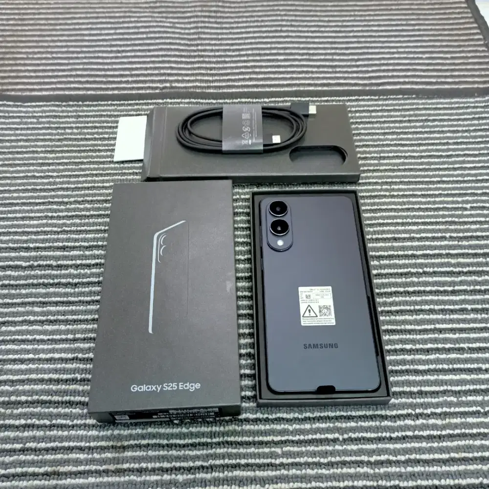 Samsung Galaxy S25 edge 12-256gb 99,9% pake 3 Bln grs resmi sein