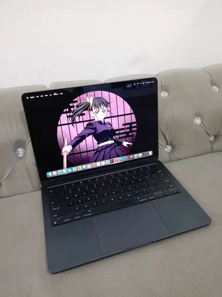 MACBOOK AIR 2024 CHIP M3 13 INCH 8/256 MULUS