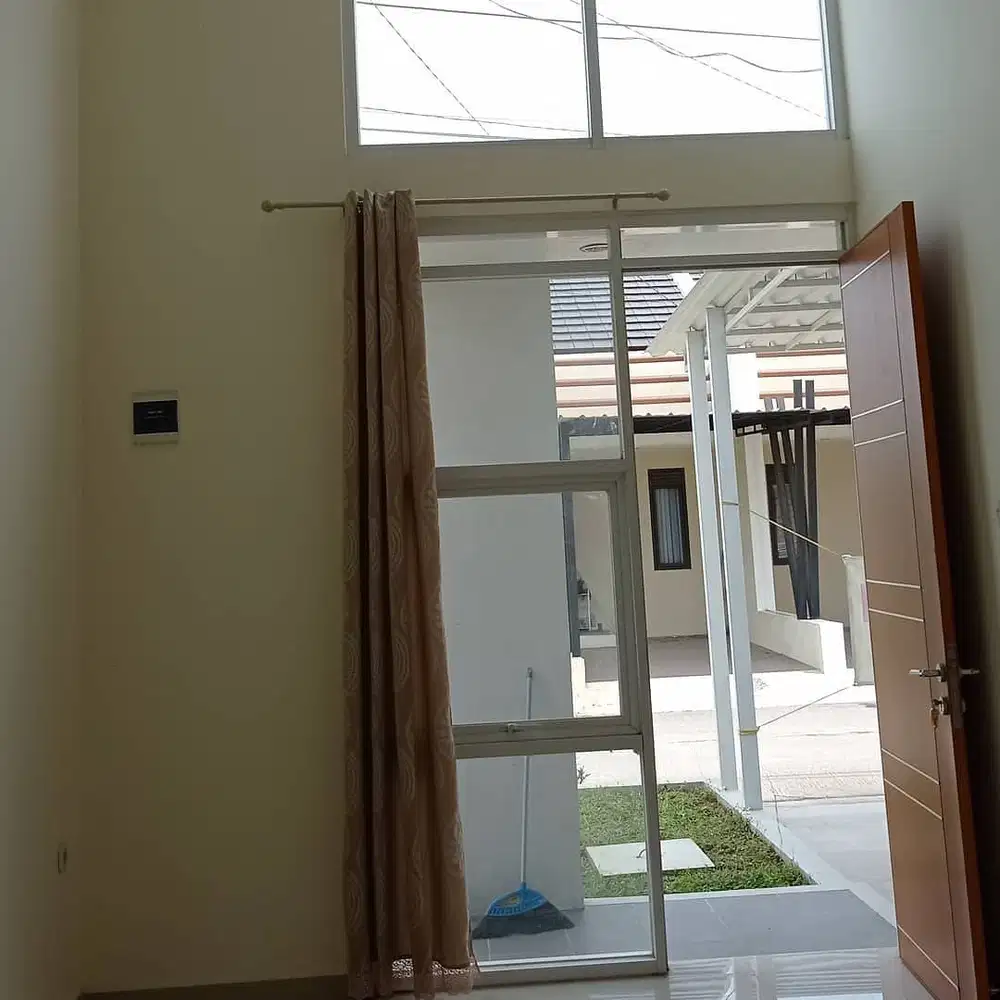 Disewakan Rumah 1 Lantai Hoek Zingonium Grand Sharon Soekarno Hatta