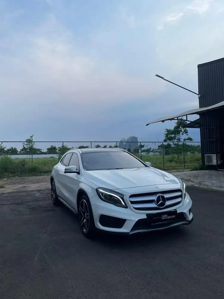 Mercedes Benz Mercy GLA 200 GLA200 AMG 2015