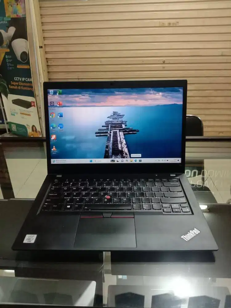 Lenovo ThinkPad T14 i7 10610U RAM 16GB SSD 256GB M2 NVMe Layar 14 FHD