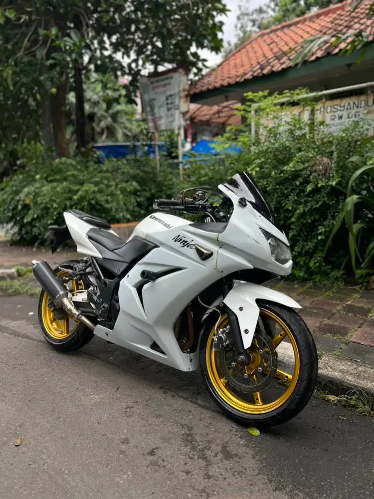 Ninja 250 karbu 2012 crystal white km 29rb
