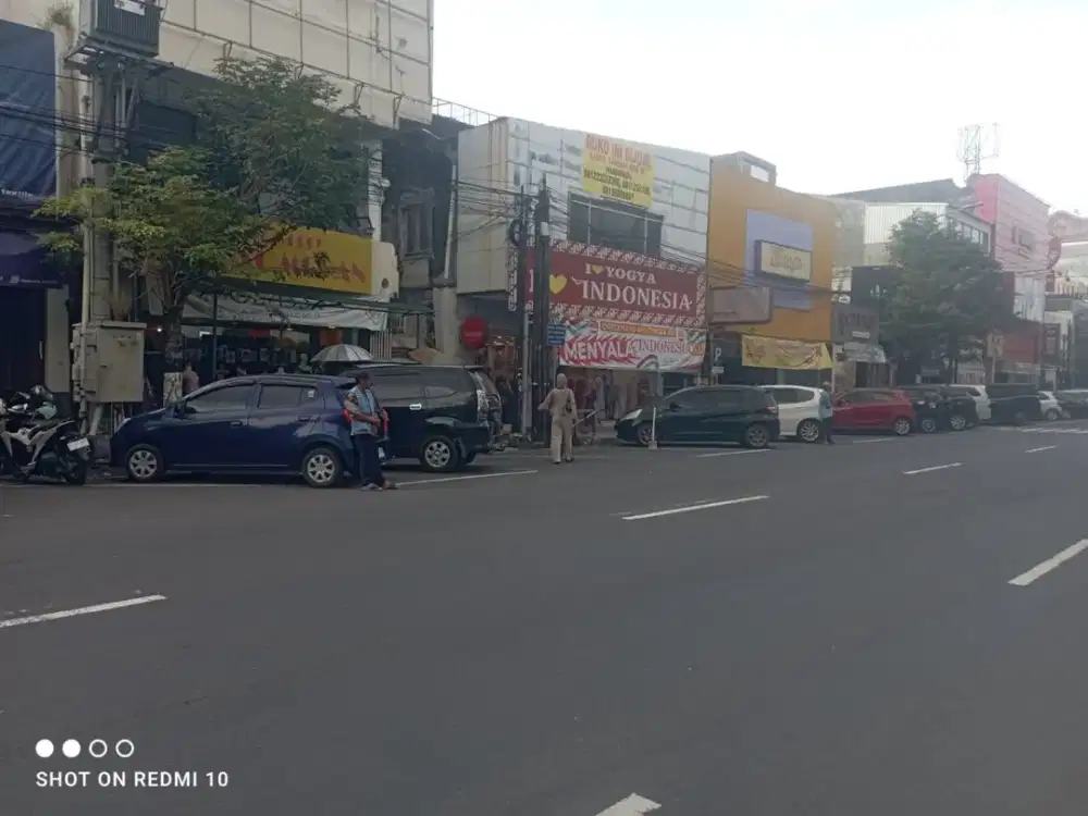 Ruko di Pusat Bisnis Jl.Urip Sumoharjo, Kodya Yogyakarta