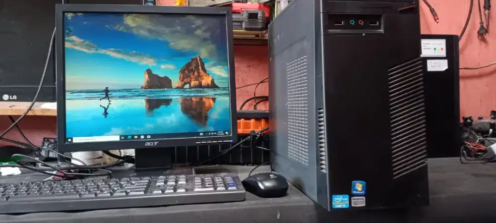 PC fulset Core i3 Gen 2 Ram 4 gb Hardisk 250 Gb Monitor 17 inch