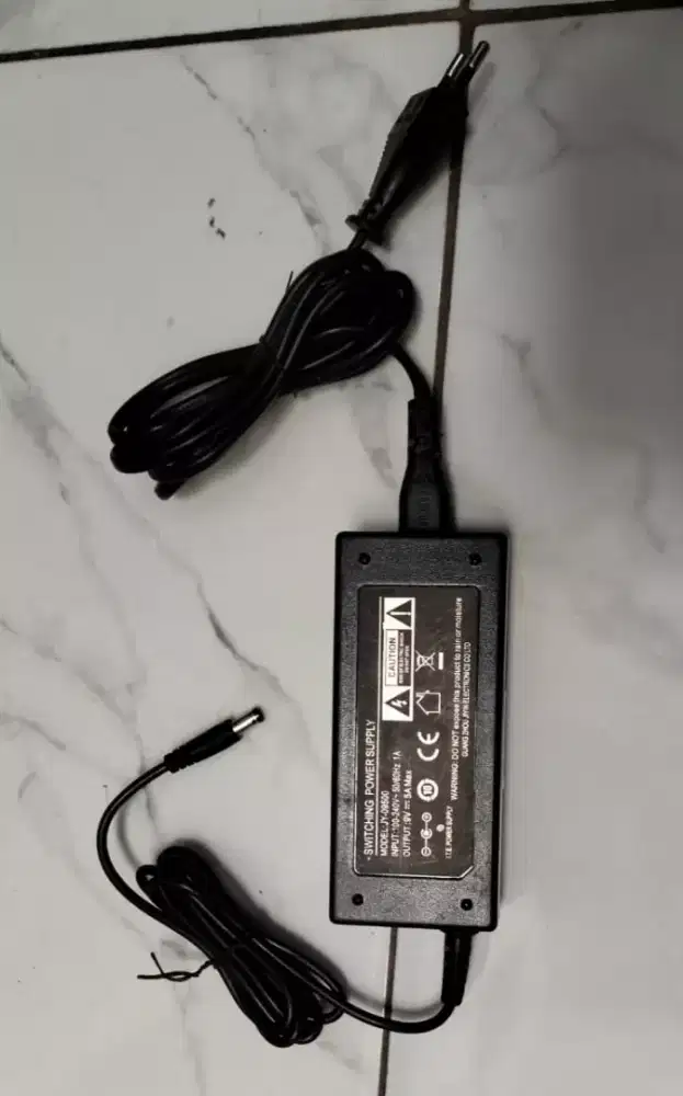adaptor 9V ,5 ampr untuk efek dll