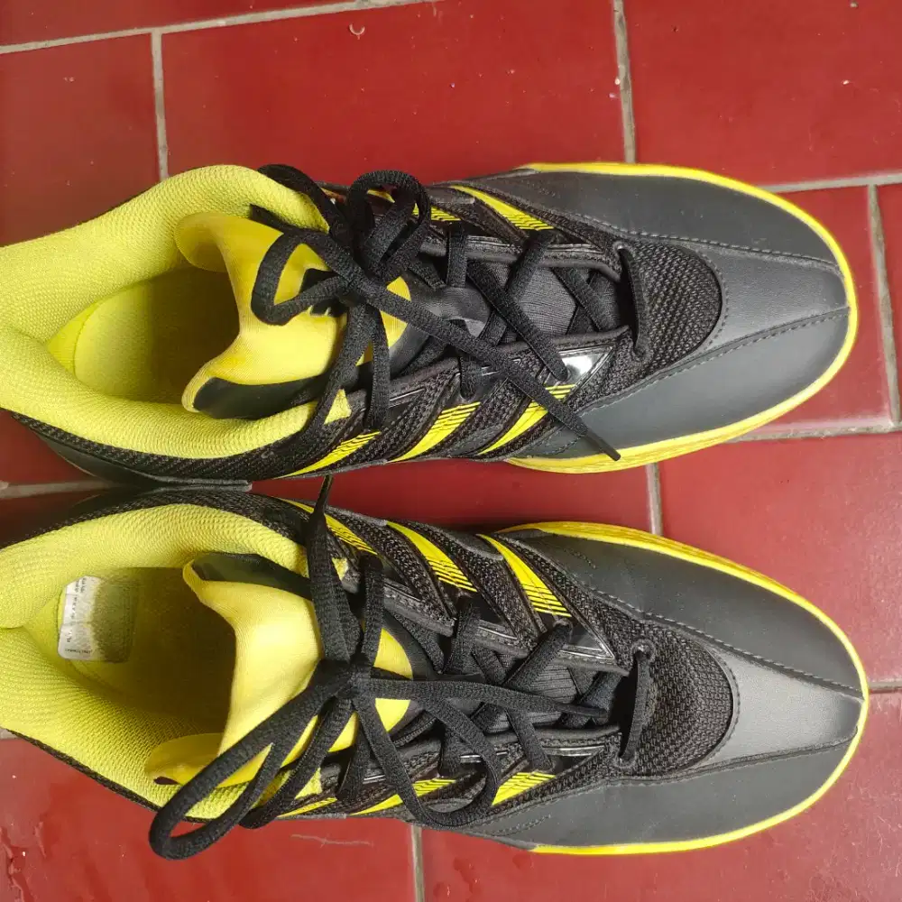 Ukuran 43, pemakaian 5 kali