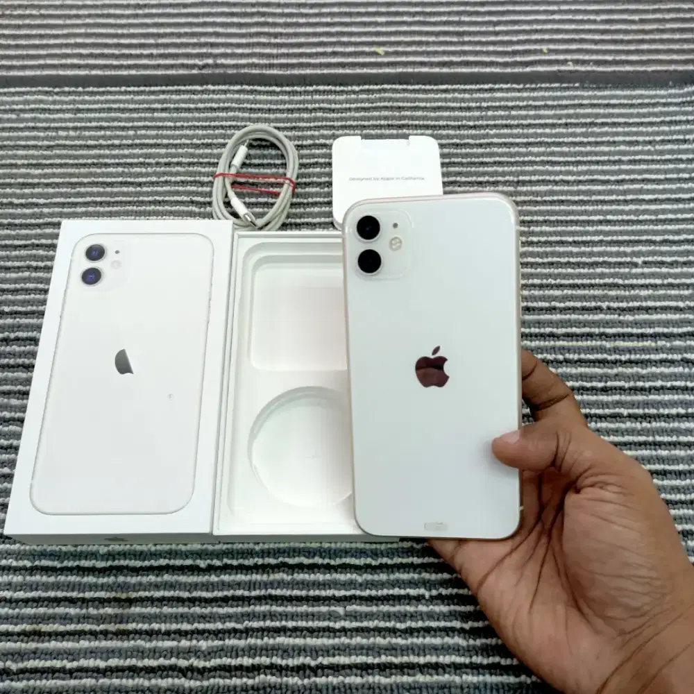Iphone 11 128gb Muluss terawat Ex Garansi resmi Digiimap