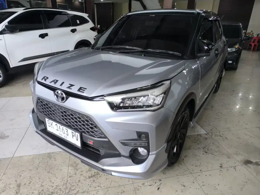 Raize GR Two-tone AT 2023 jazz yaris