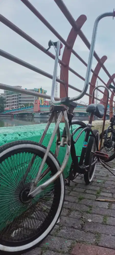 Sepeda lowrider