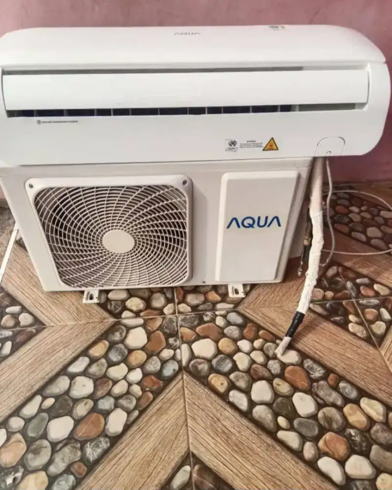 Jual ac aqua 1/2 pk kondisi good conduciton grees tnggal pasang