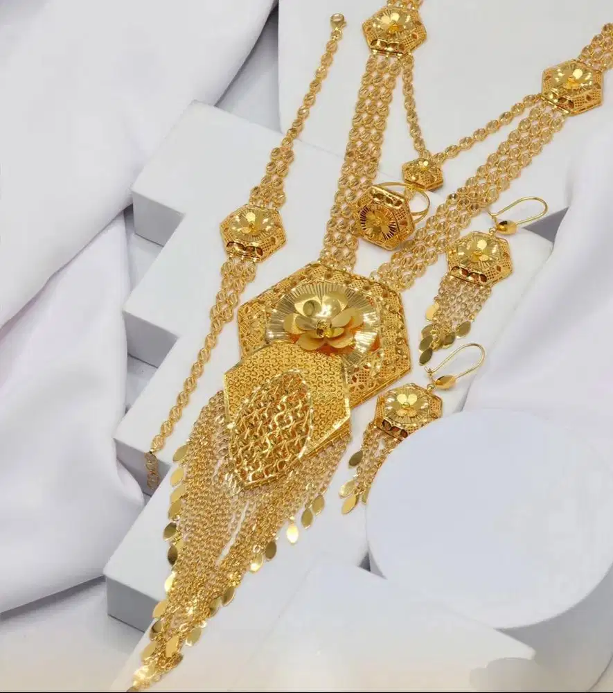 Terima emas dan berlian tanpa surat COD