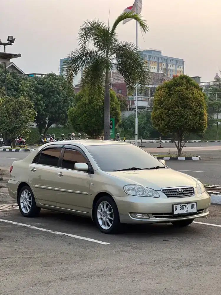 Dijual Altis 2005