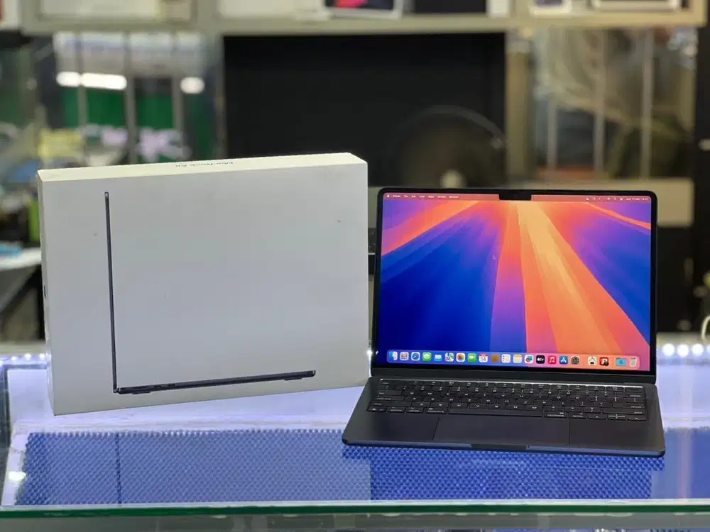 Macbook air m4 13,6inch 16/256gb resmi ibox like new full set original