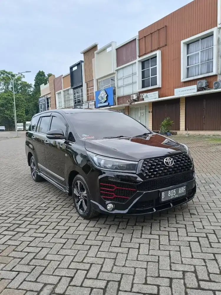 Innova Reborn V AT 2016 Innova V AT 2016 Innova V 2016 Innova 2016