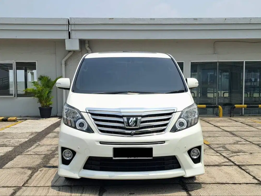Toyota Alphard SC Premium Sound 2013