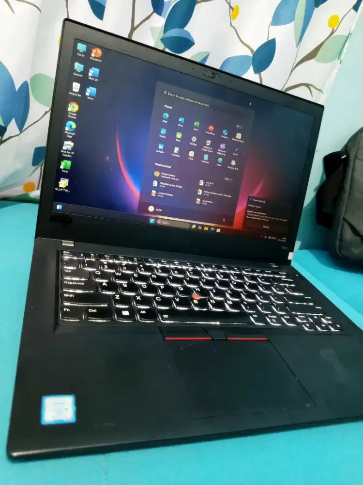 Laptop Lenovo Thinkpad T480 Core i5 Ram 8 gb/SSD 256 gb. Siap pakai