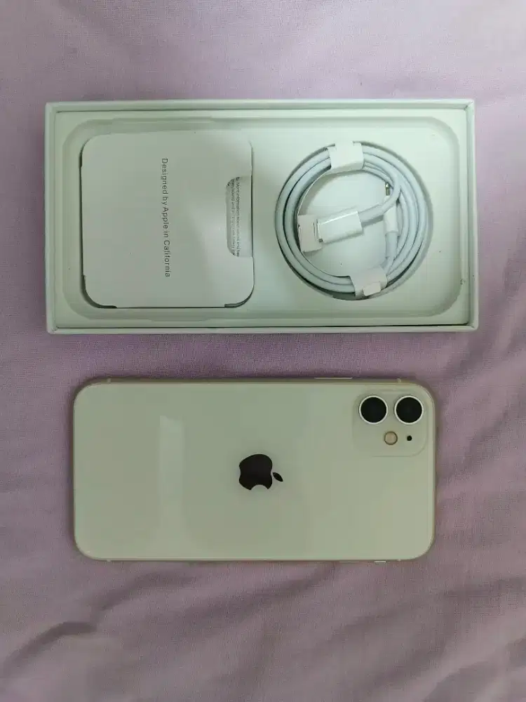 Iphone 11 128gb di sisi baruu