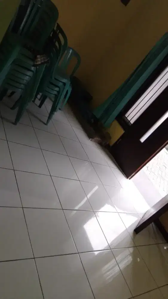 Rumah dengan lingkungan tenang, Aman