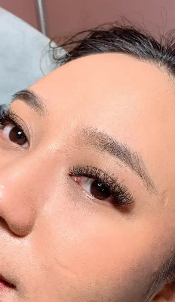 Eyelash extension & nail art