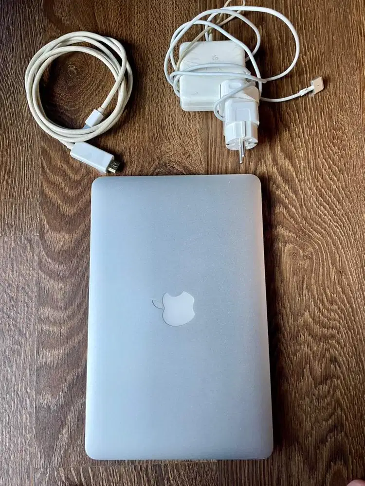 MacBook Air A1465 (11-inch, Early 2014)