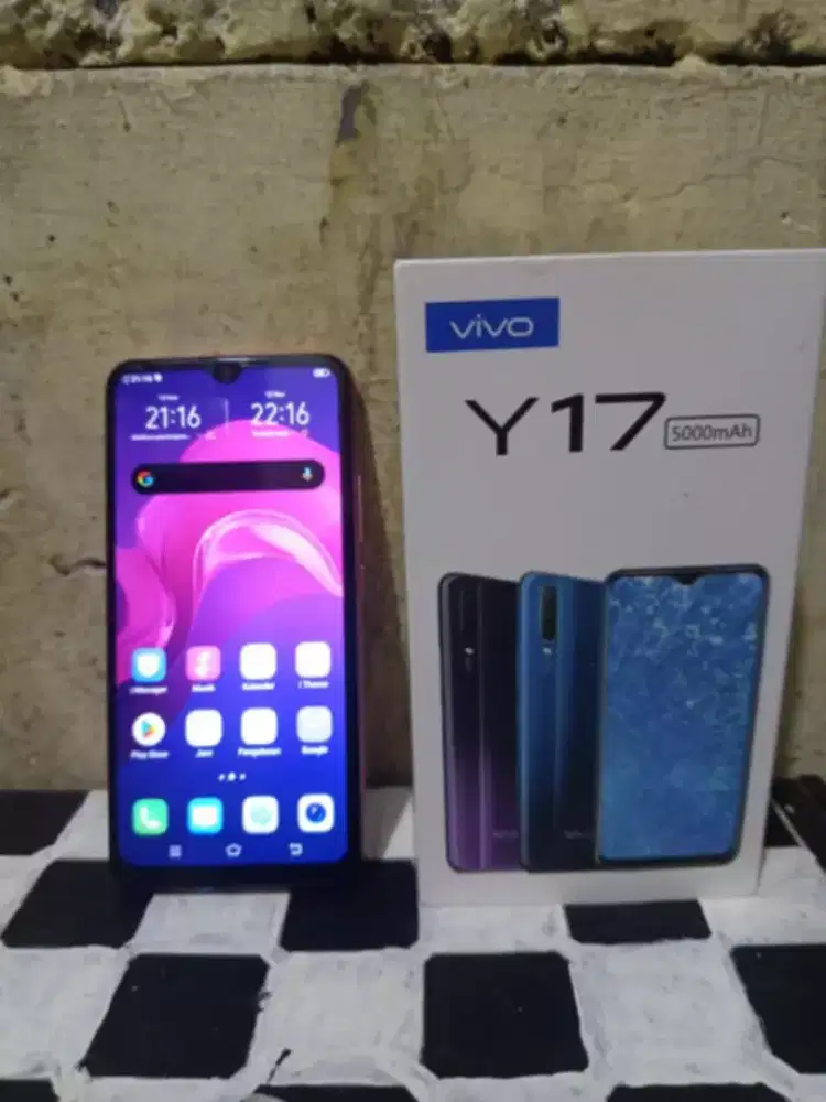 Vivo y17, ram 8/256, nominus pemakaian doang selebihnya aman.