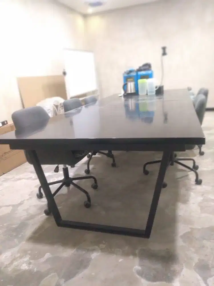 Meja Meeting Kantor + Kursi + Papan Tulis Kaca + Papan Tulis Biasa