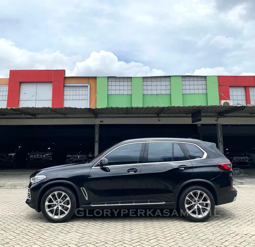 BMW 2021/ 2022 KM 17rb ANTIK