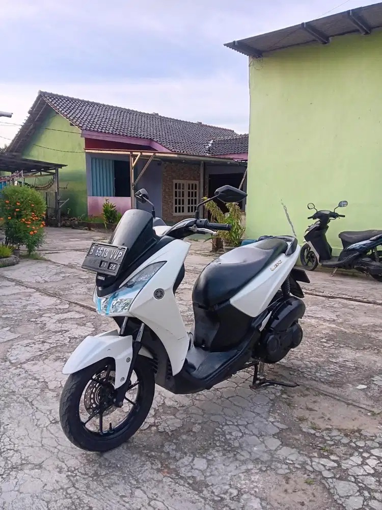Dijokul.. yamaha lexy putih