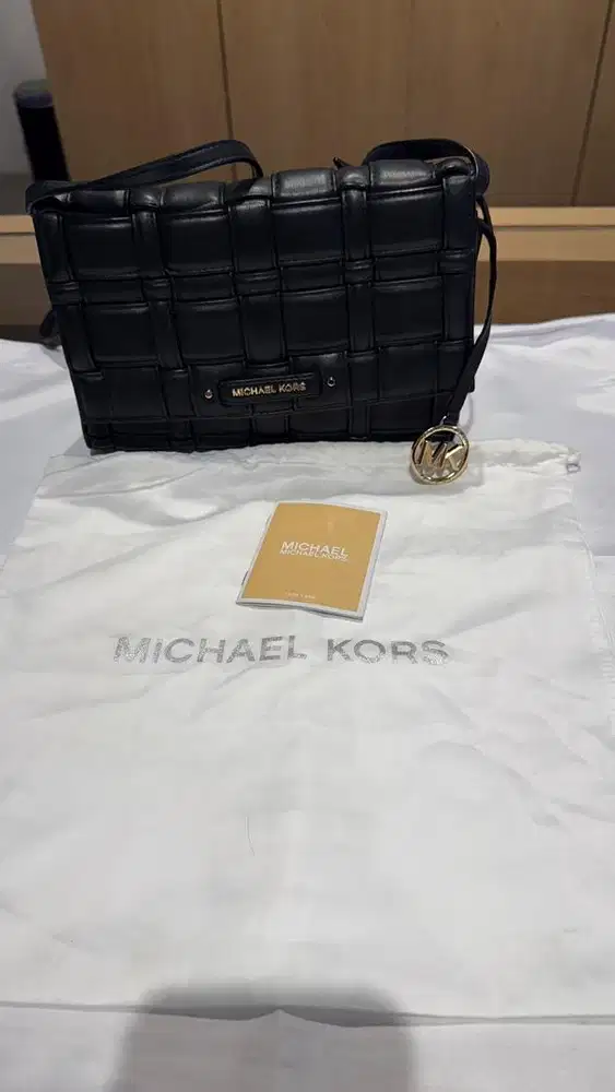 Michael kors bag sling like bottega