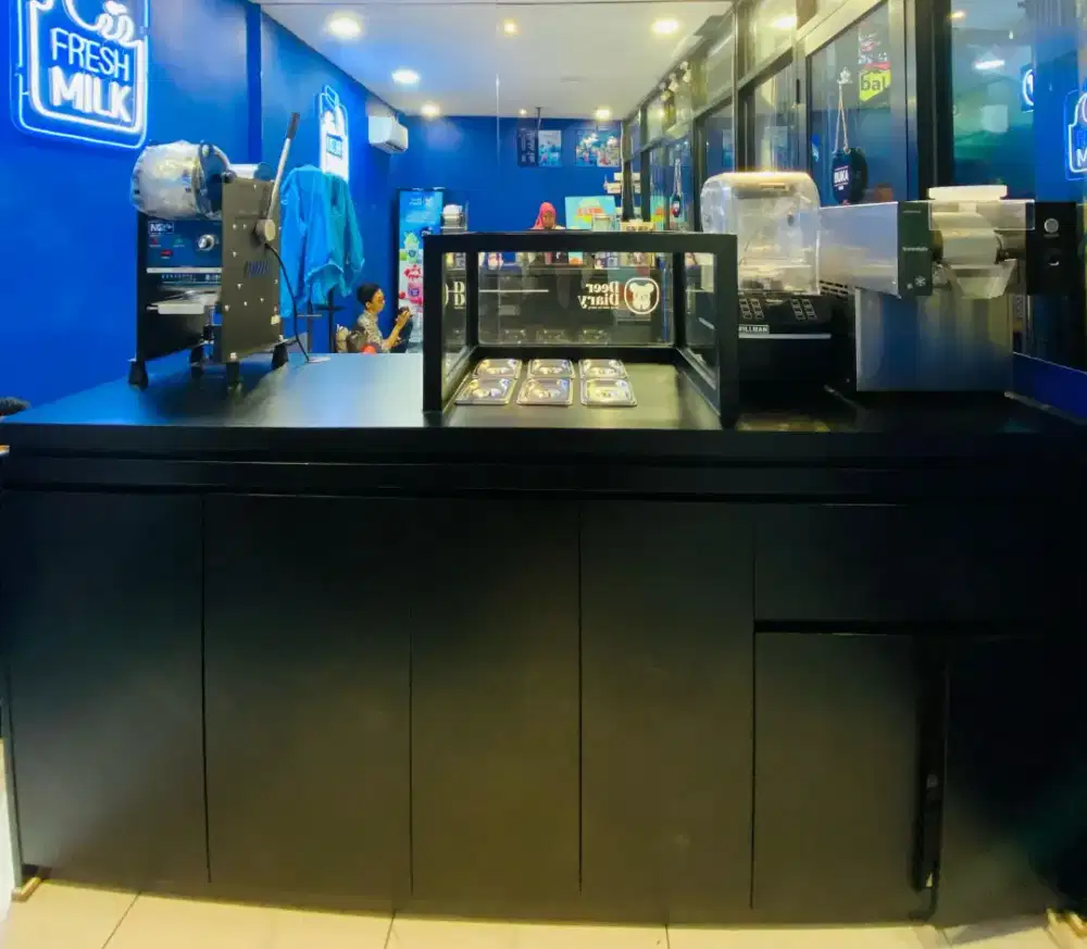 Meja +  kabinet kasir