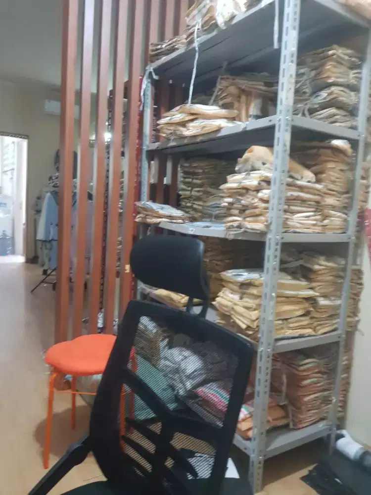 Butuh bagian live yang penting rajin dan serius