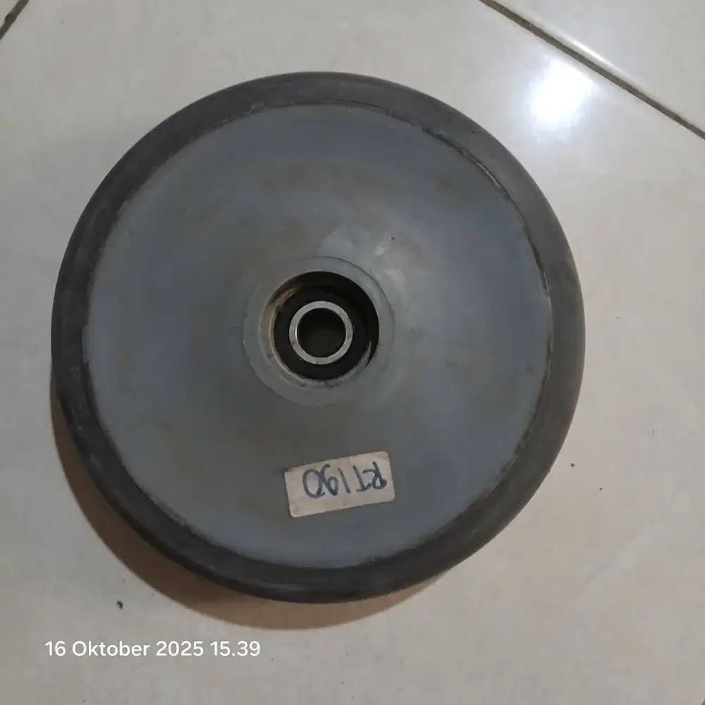 RT190 - WHEEL D.200W W/BEARING