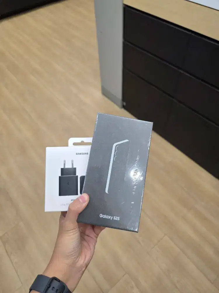 SAMSUNG GALAXY S25 FREE ADAPTOR