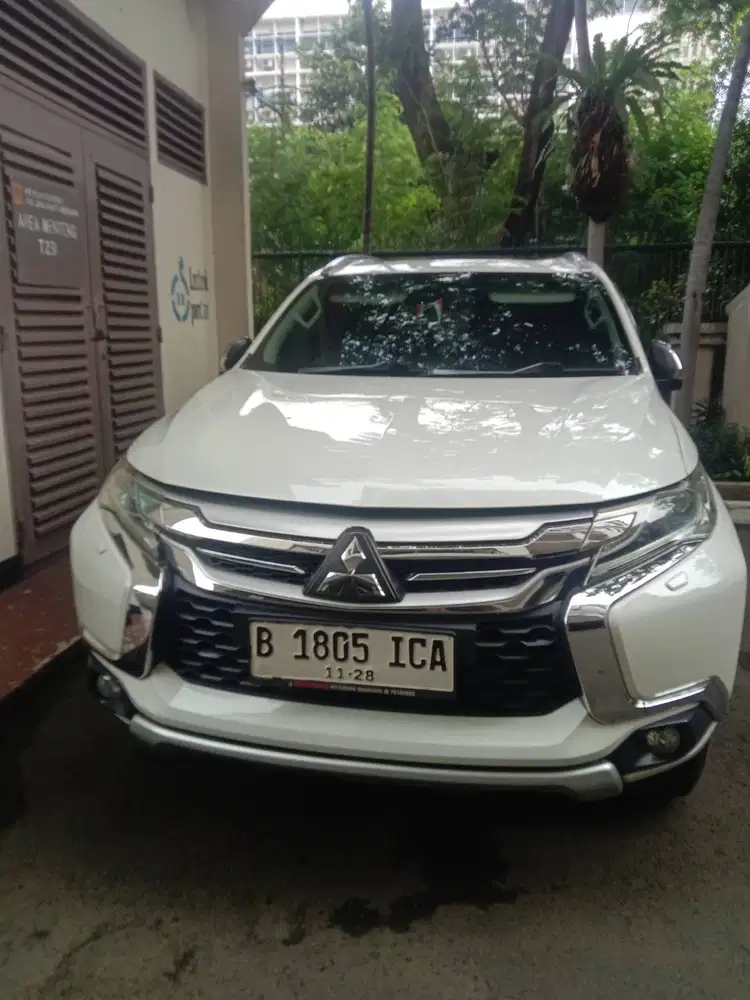 Eksklusif Pajero sport Dakar putih mutiara 2016