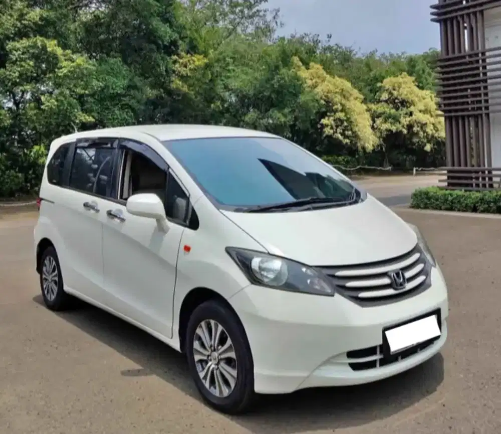 Honda Freed 1.5 E A/T 2012