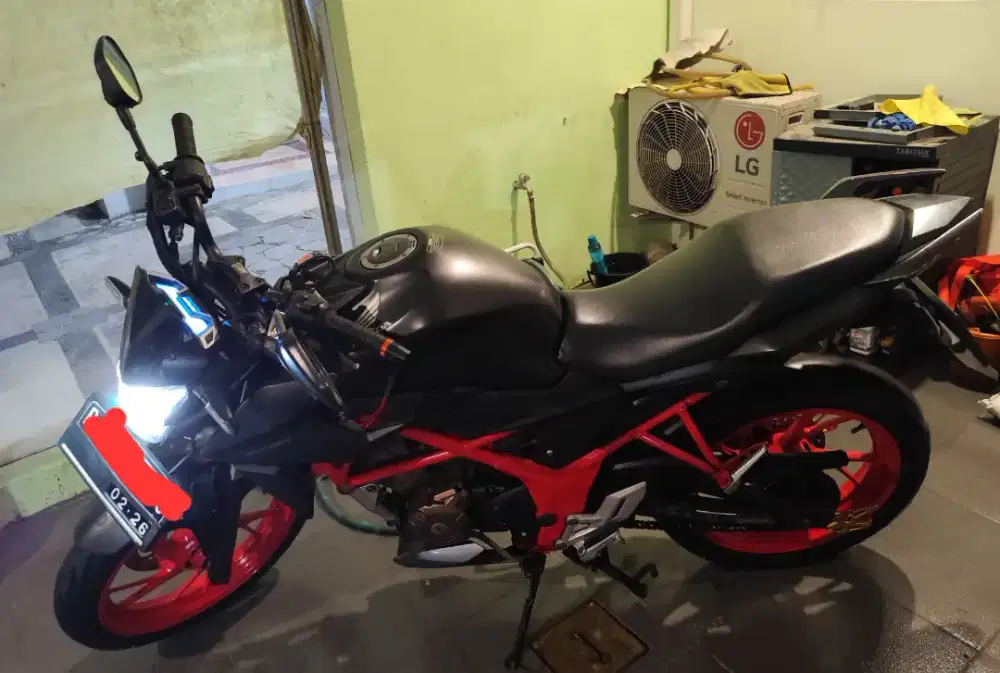 Honda CB 150 R streetfire 2016