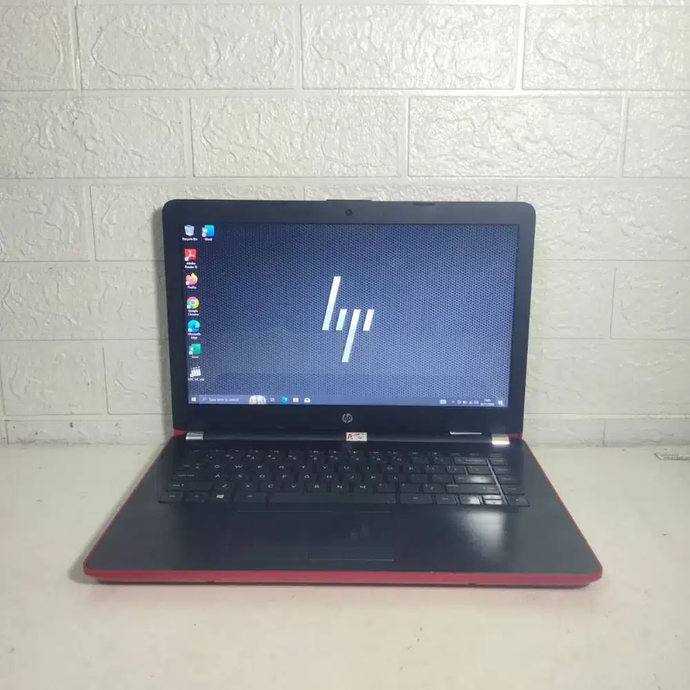 Laptop HP 14-BS004TU Core i3 Gen6 RAM 8 SSD 128 14in Baterai Awet