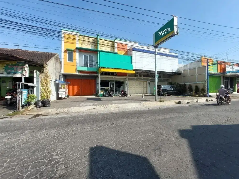 Istimewa Ruko Hak Milik di Jl. Kabupaten dekat RingRoad dan RSA UGM