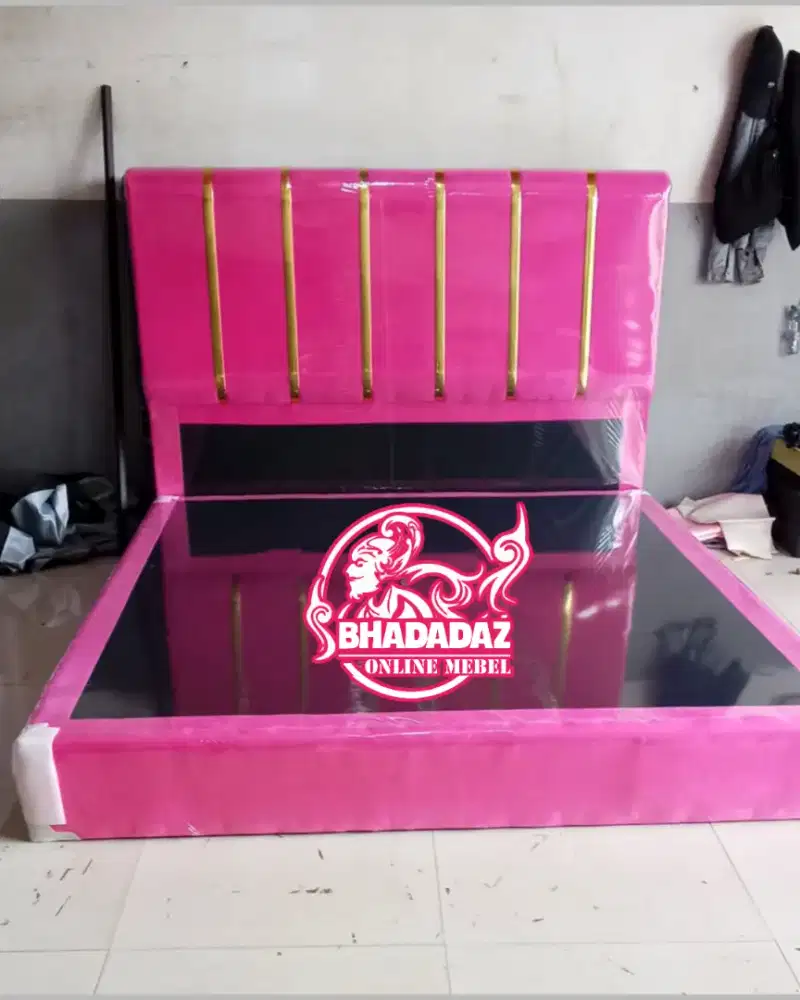 Ranjang Divan Minimalis Lis Gold