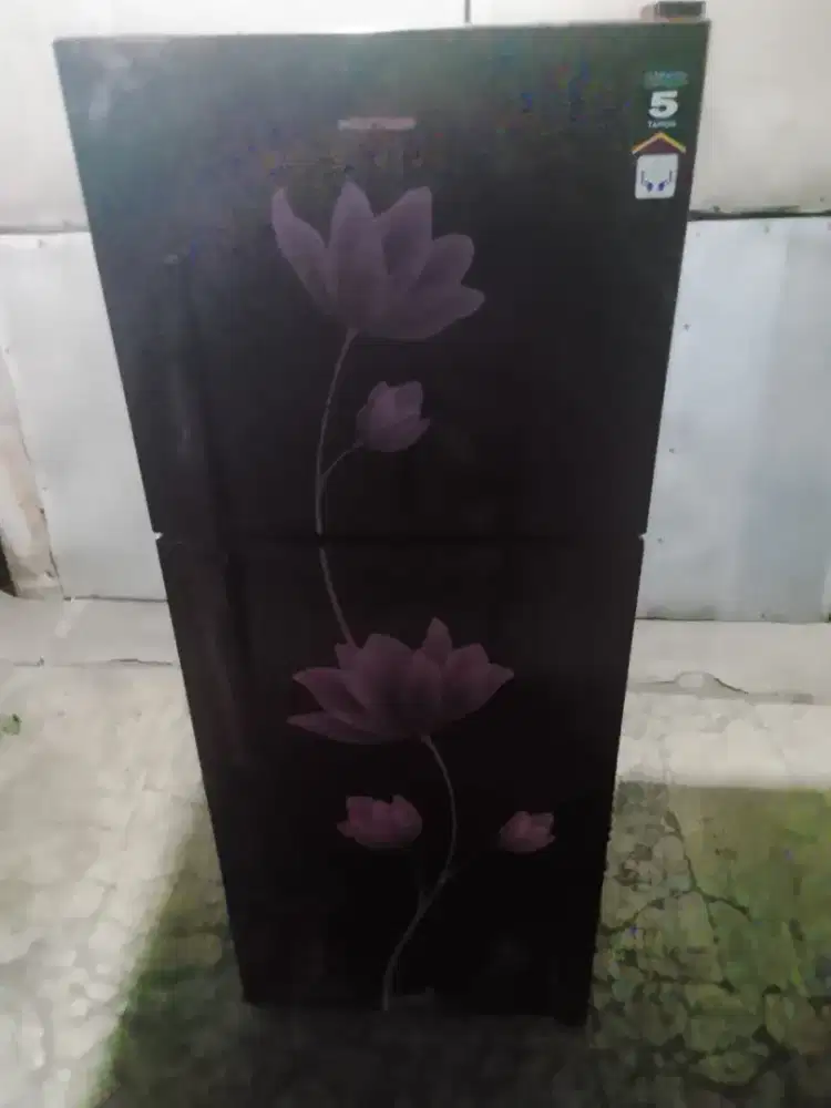 Kulkas Polytron 2pintu normal