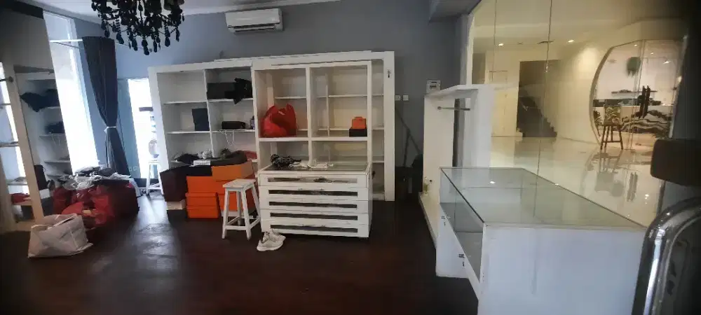 Lemari,etalase,rak baju,meja kasir