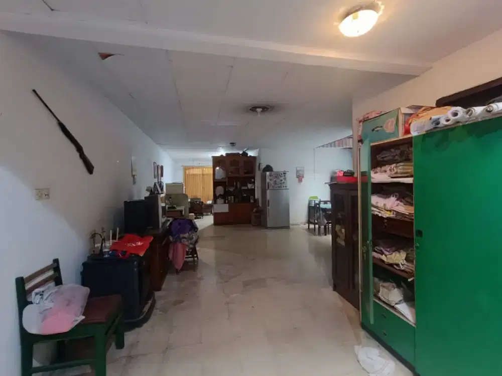 Rumah Siap Huni Lokasi Strategis Dekat Mall Puri Indah Akses Halte Busway & Stasiun Kereta