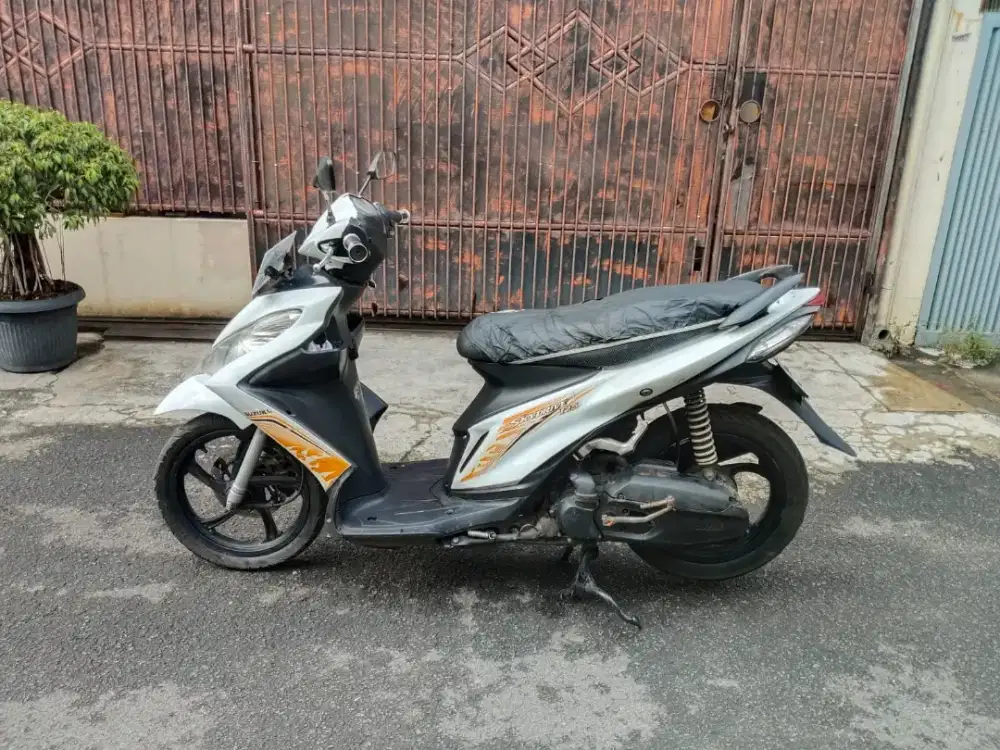 Suzuki SkyDrive 125cc thn 2010 mesin halus pajak panjang
