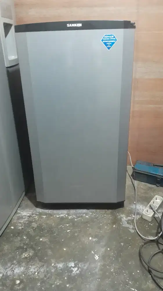 Kulkas sanken 1 pintu