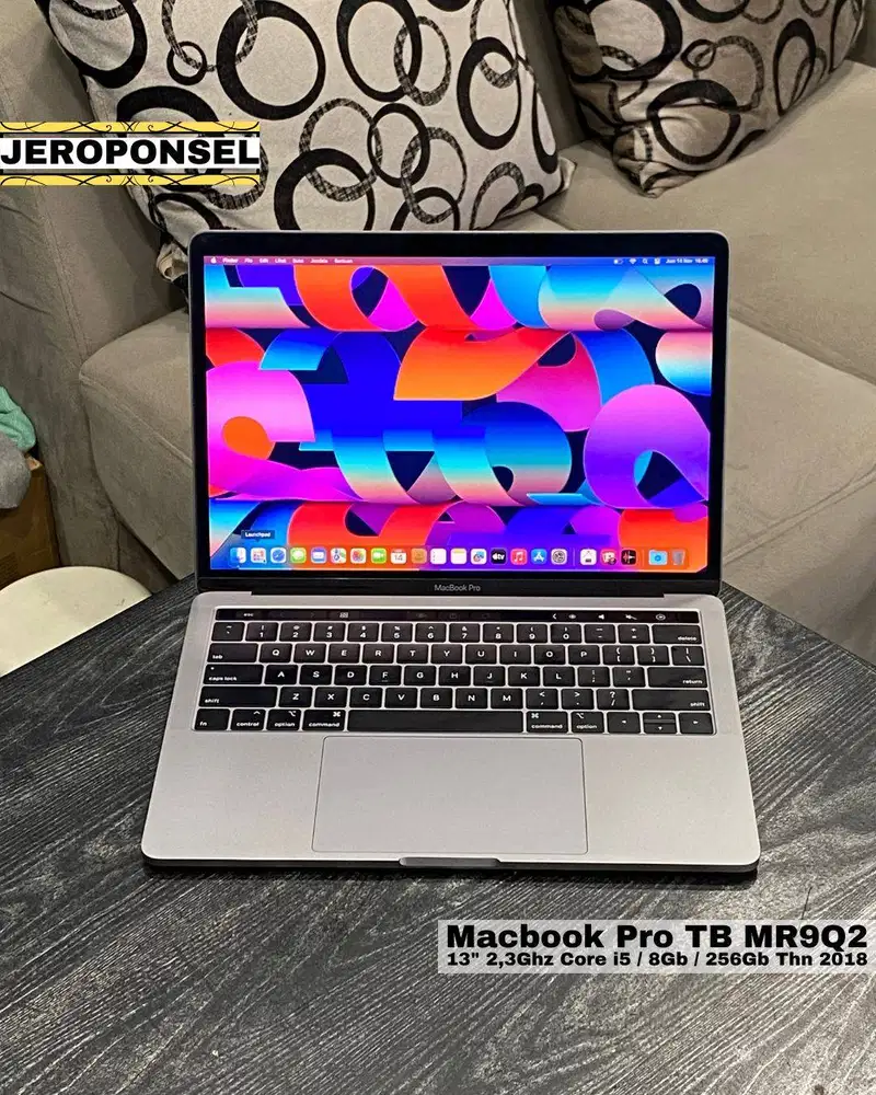MACBOOK PRO TOUCHBAR 2018 I5 8/256GB MR9Q2 LIKE A NEW ORIGINAL GARANSI