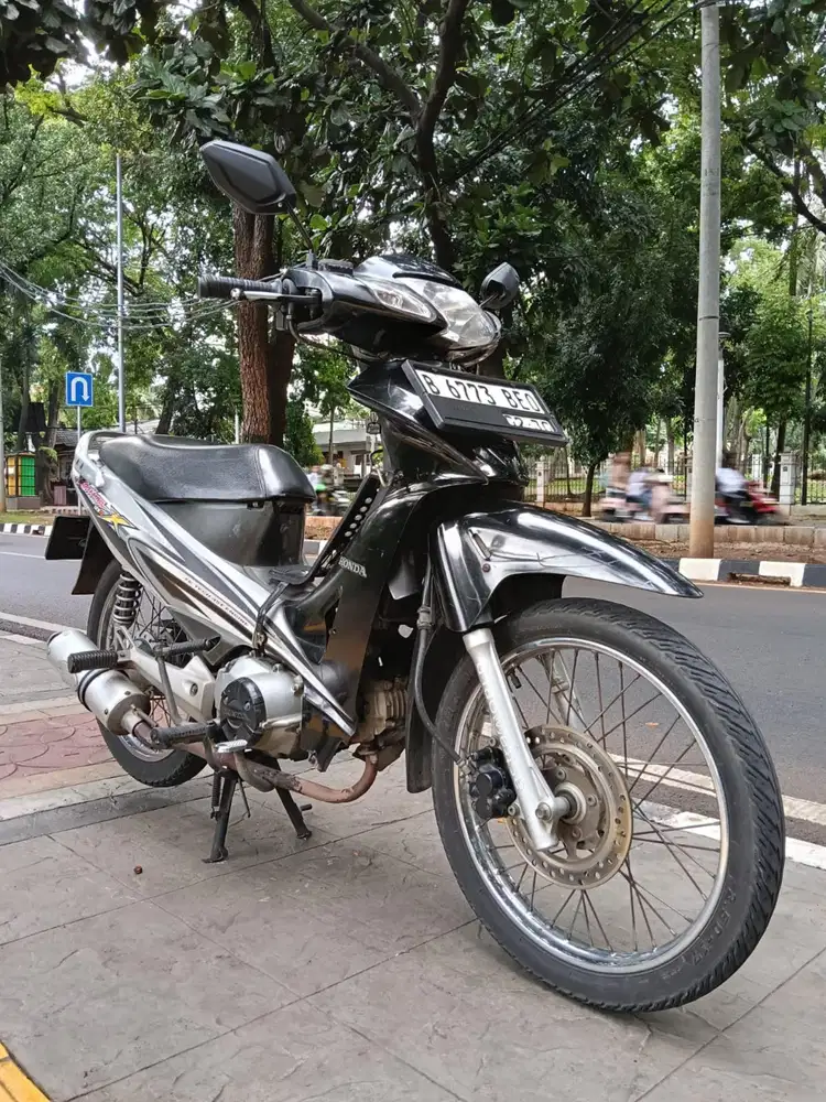 DIJUAL CASH HONDA KHARISMA 125 THN 2006 PAJAK IDUP SIAP PAKAI