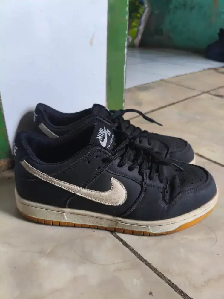 Nike size 38 39 40 decit masih bagus cek sepuasnya