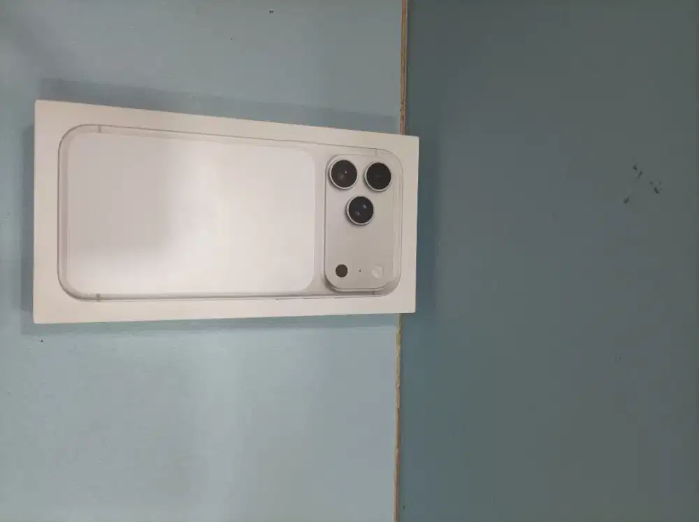 iPhone 17 pro max 256. Ibox