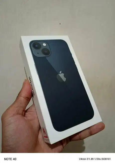 Iphone 13 ibox hitam 128gb pemakaian baru 7 bulan