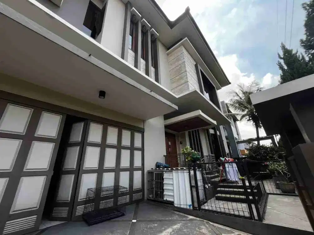 Dijual Rumah Lux fully furnished ada kolam renang di Singgasana Pradana